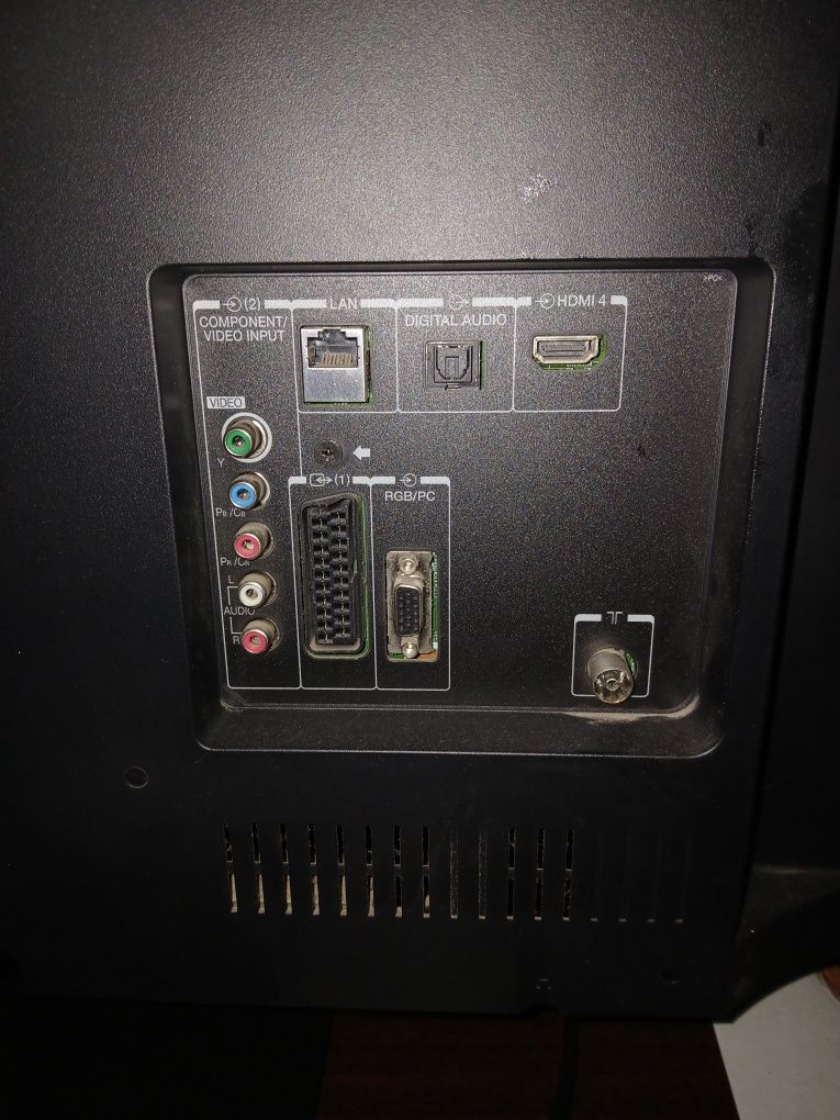 TV Toshiba 39L4333D