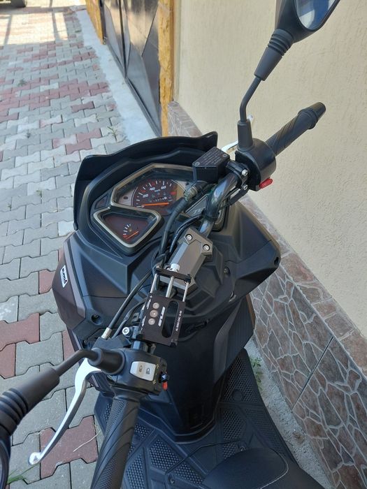 Vând scuter sym jet 14