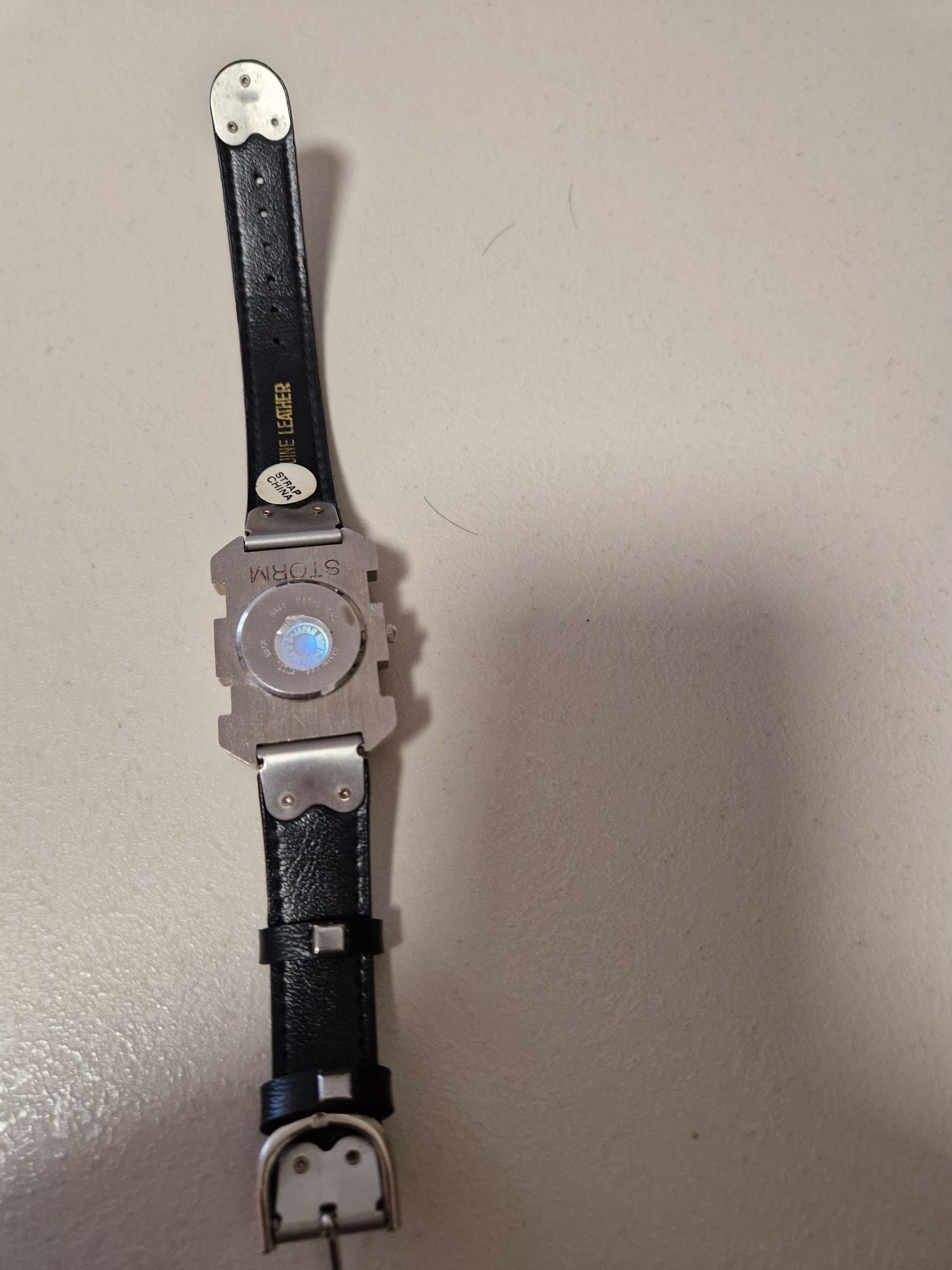 Ceas STORM 1991 Ceasul STORM din 1991 este un ceas analog clasic care