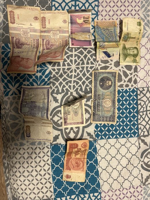 Bancnote vechi si monede