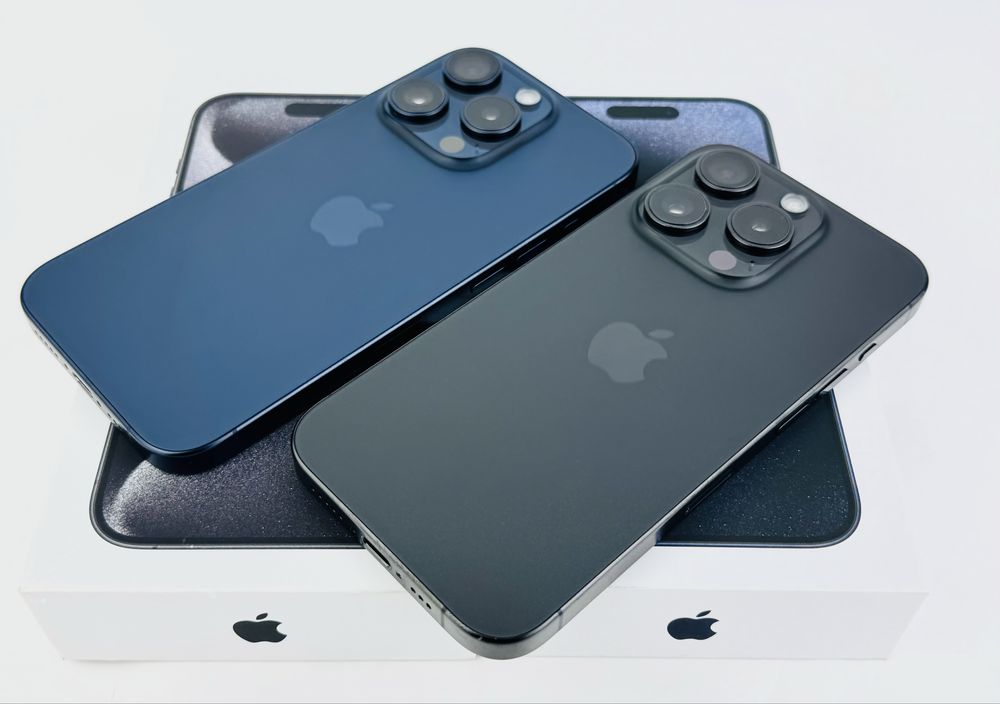 Apple iPhone 15 Pro 256GB Black / Blue Titanium Перфектен! Гаранция!