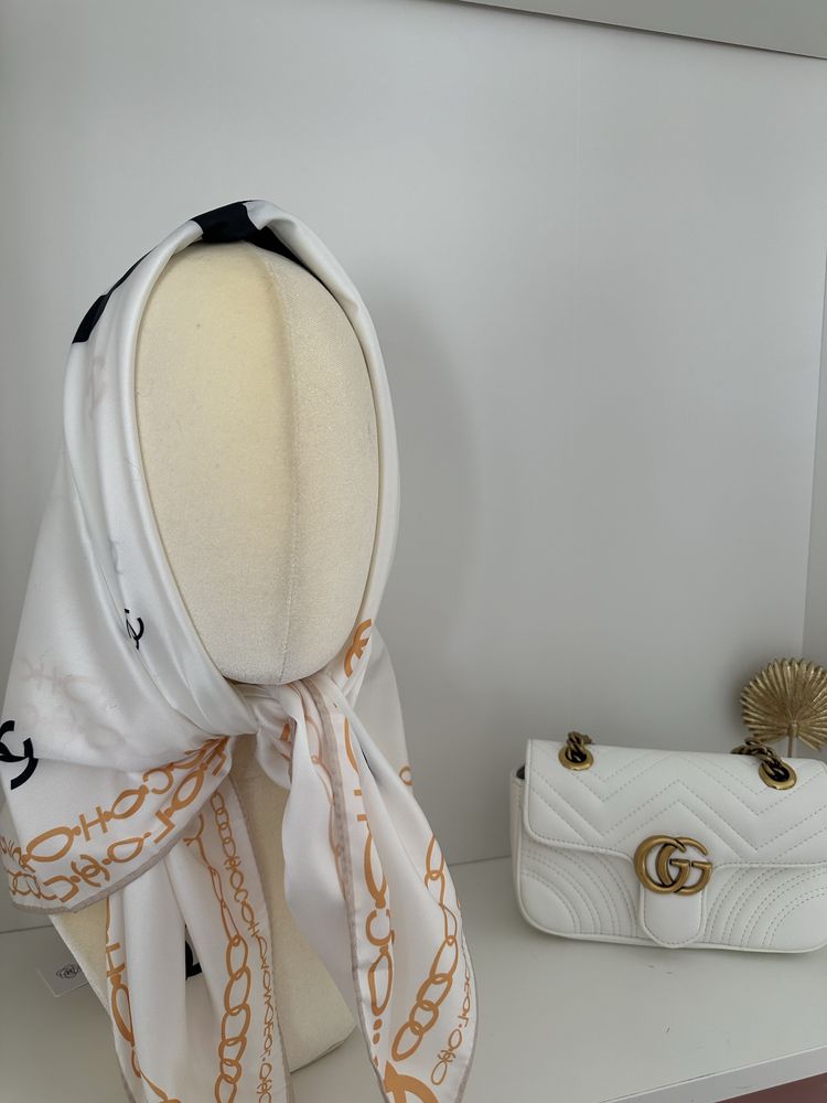 Esarfa Chanel stoc