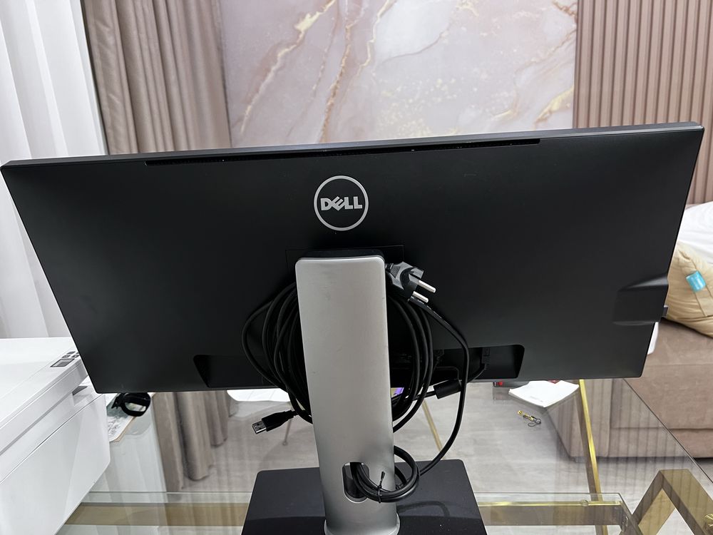 Монитор Dell