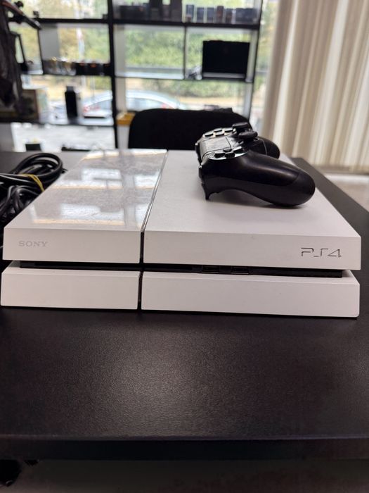 Playstation 4 white edition 500GB