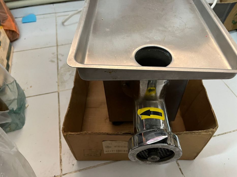 Мясорубка б/у продам