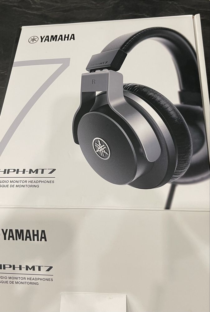 Студийни слушалки YAMAHA  HPH-MT7