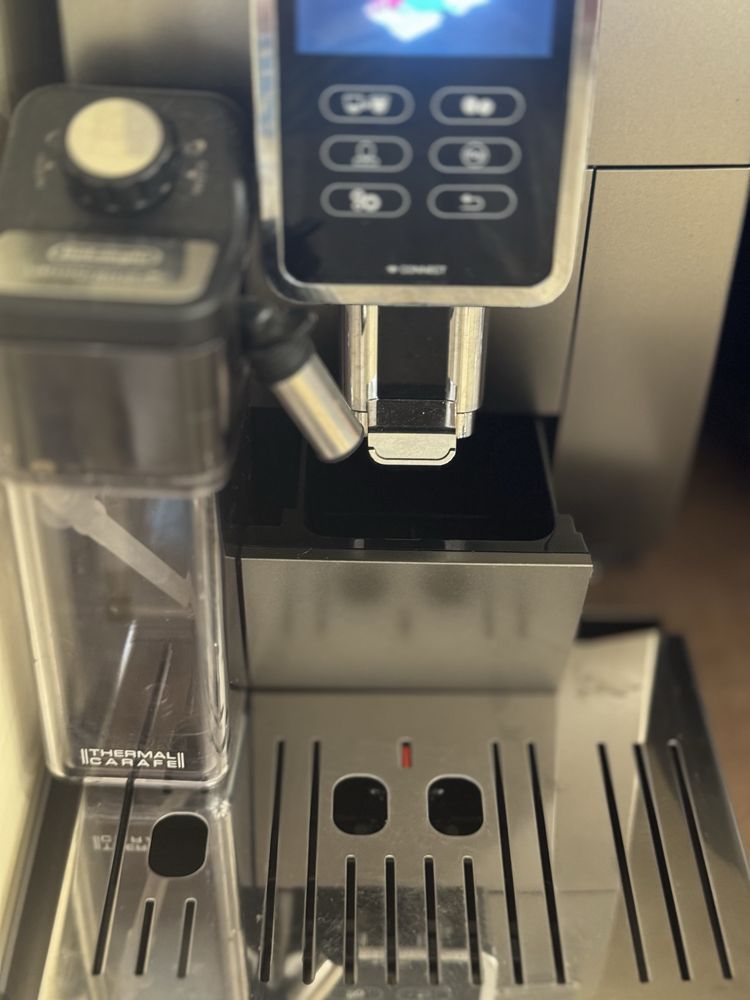 2.	Автоматична кафе машина De’Longhi Dinamica Plus – отлично състояние