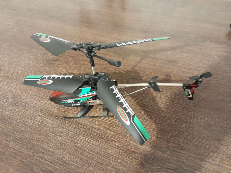 Vând elicopter de jucărie cu joystick