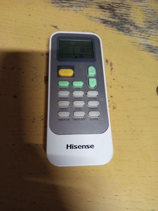 Отличен преносим климатик Hisense 12-ка . Отоплява, изстудява,изсушава