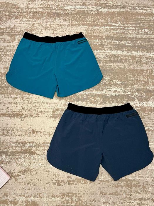 Pantaloni scurti noi, cu eticheta, Under Armour marimea XXL