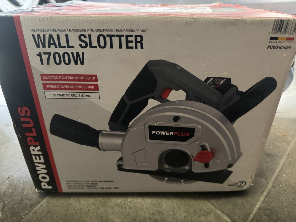 Wall SLOTTER. 1700W