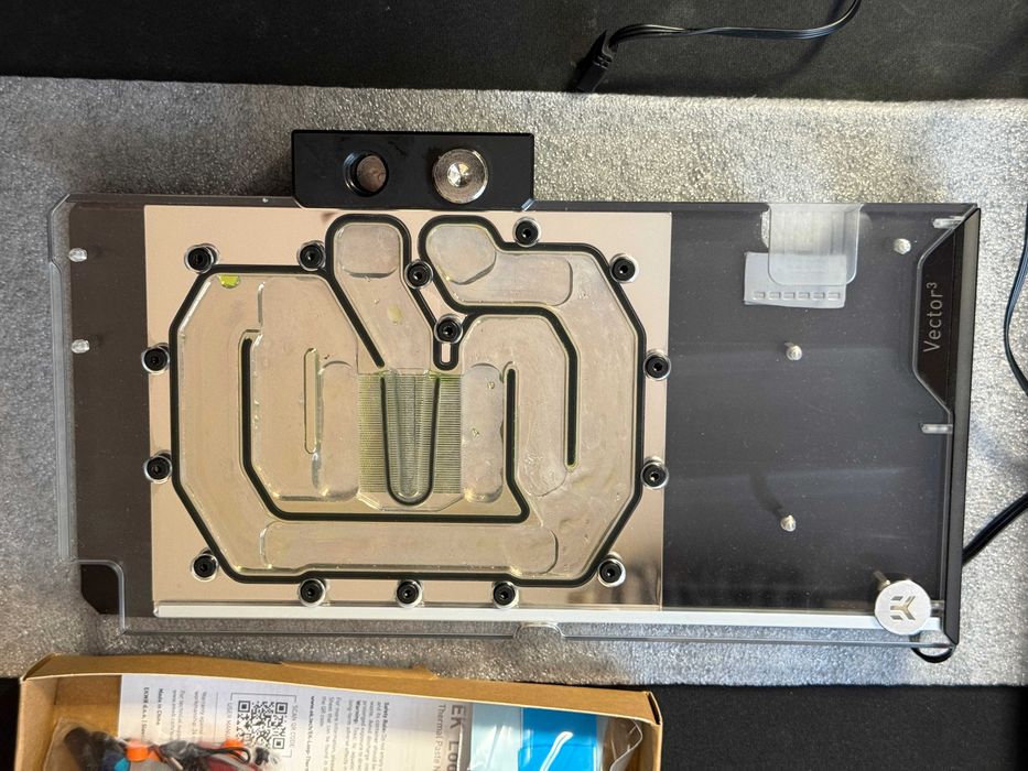 Waterblock EK Astral RTX 5080 ca nou | Waterblock EK-Quantum Vector 3