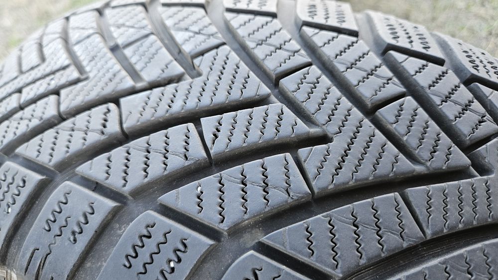 2бр гуми 195 65 15 дот 23 вредещайн