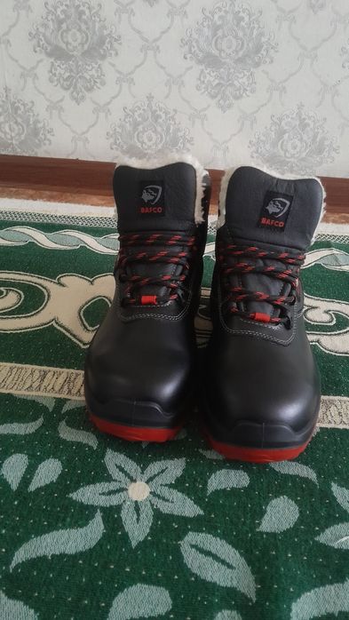 Қысқы етік дым киілмеген Жаңа