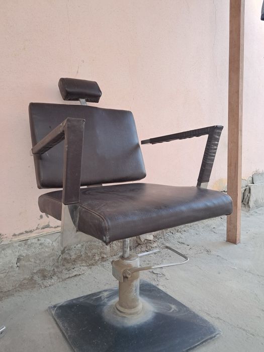 Sartaroshxona uchun kreslo sotiladi