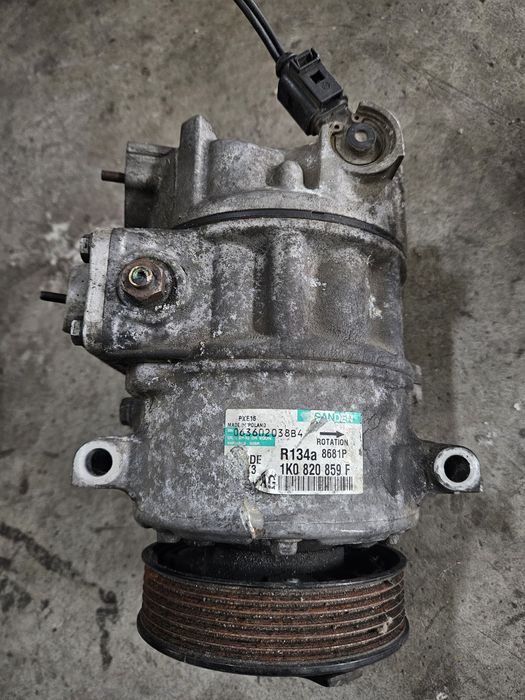 Dezmembrez VW Touran facelift Motor 2.0 BMM