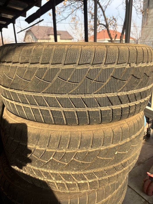 245/45 18 шина почти новый зимний