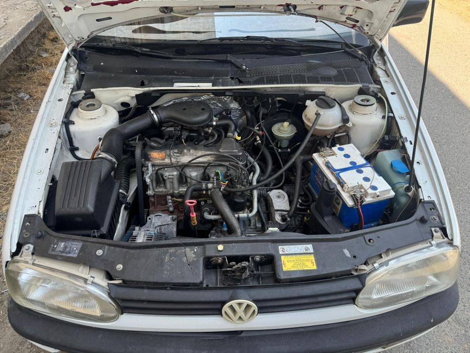 Голф 3   1.8 автомат
