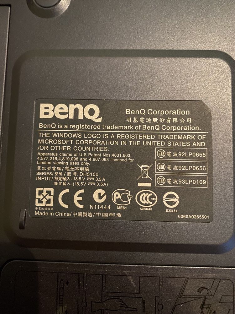 Vand laptop marca Banq perfect functional.