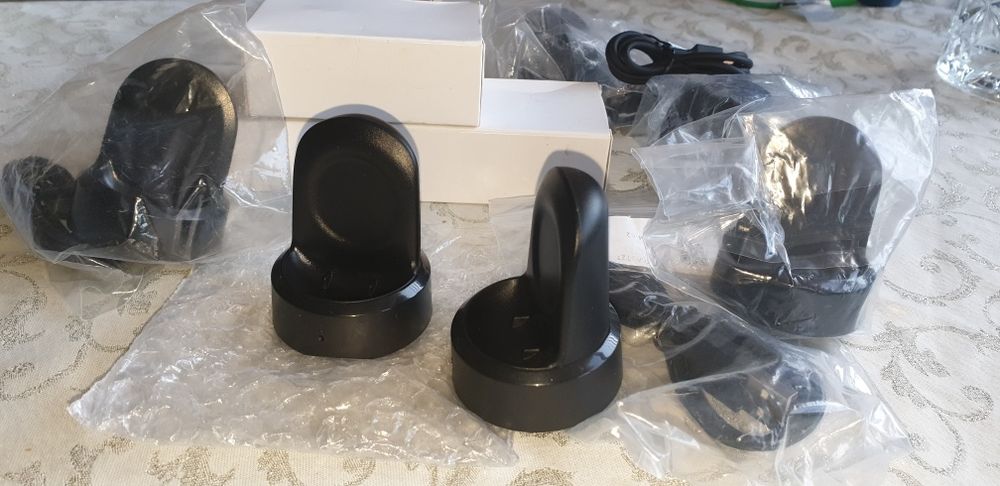 SAMSUNG GearFit2 и GearFit2 pro, НОВИ Зарядни за смарт часовници-30лв