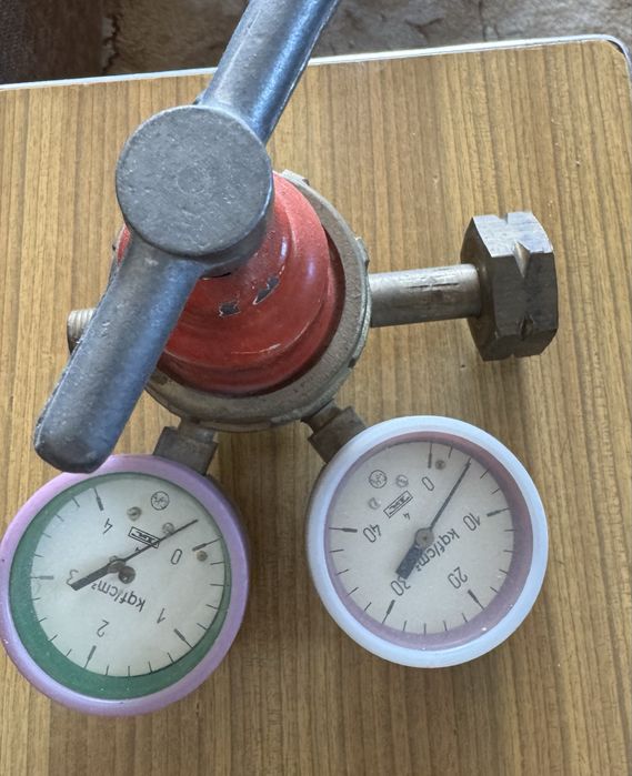 Редуктор С2H2  ацителеновый и могометр.