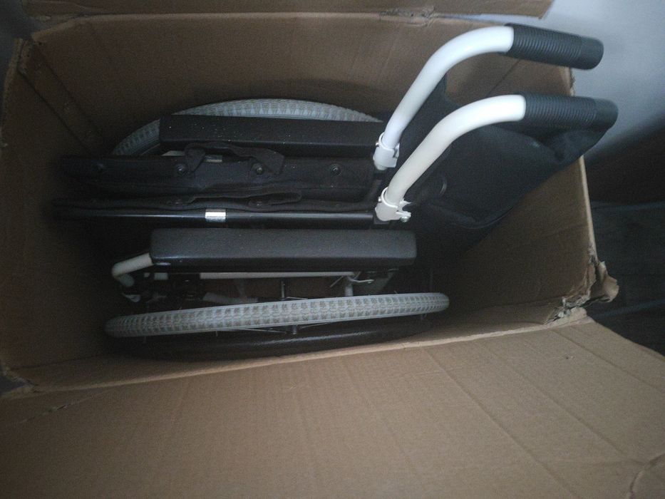 Продам инвалидную коляску