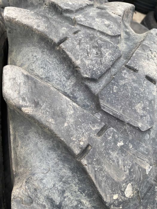 Anvelope 10.5 R18 BKT