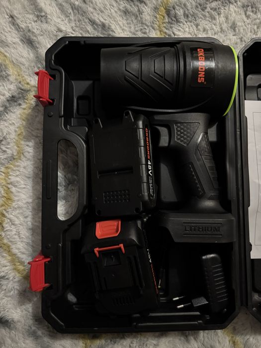 Suflantă portabilă cu 2 acumulatoare