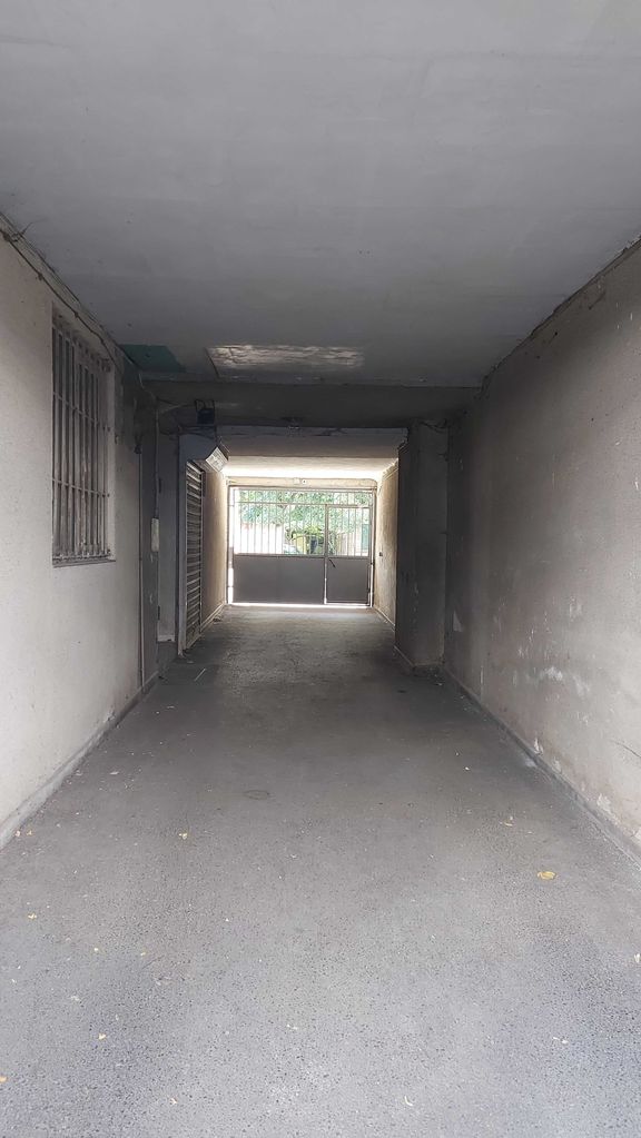 Продава се Гараж / Паркомясто в София, Зона Б-5 - 51 кв.м за 1314 €/кв.м - Снимка #2