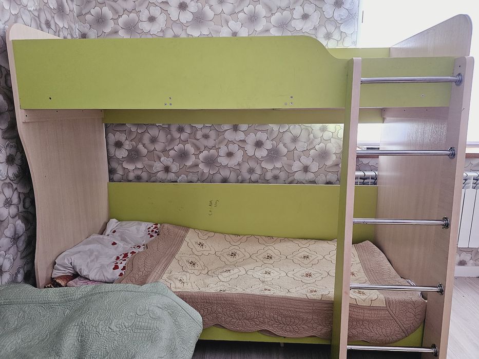Двухярусный кровать