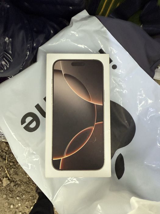 Iphone 16 pro maks  55 sikl yonida ninade tochkasi bor