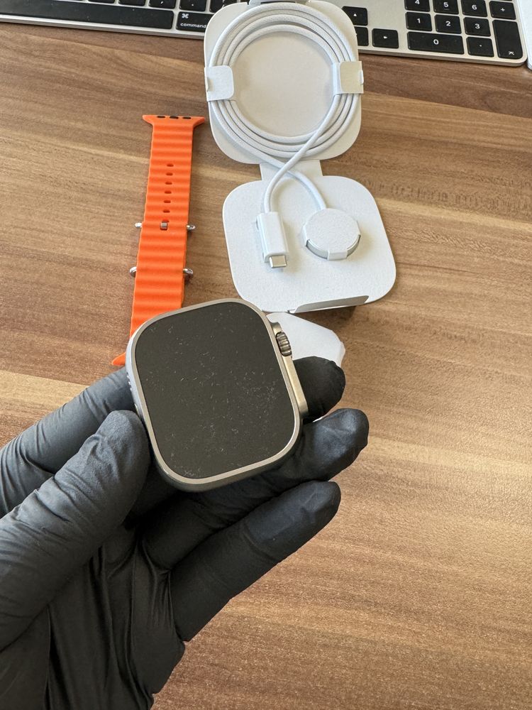 Apple Watch Ultra 2 49 mm / Titanium / Nou - Neactivat |