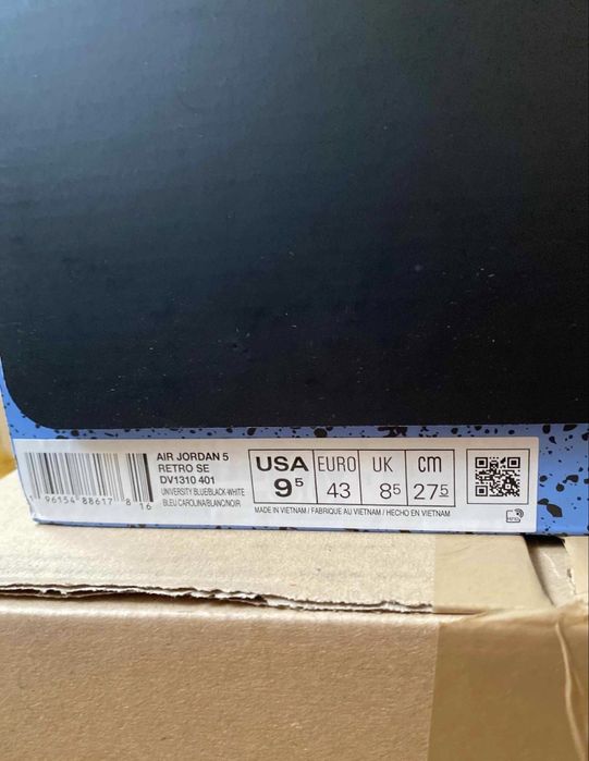 Air Jordan 5 UNC