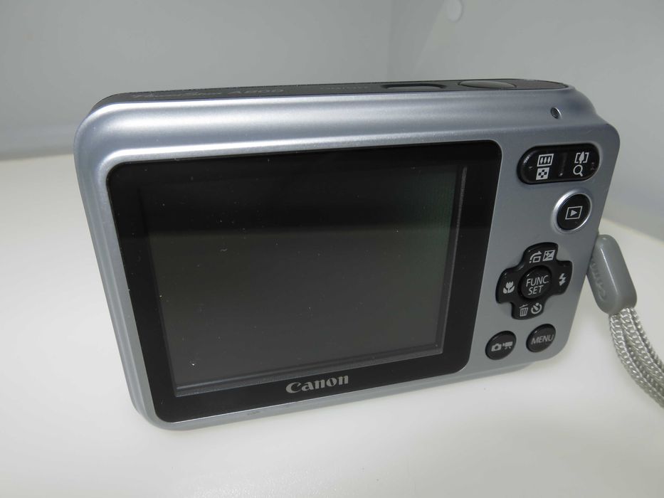 Canon PowerShot A800 страхотен малък фотоапарат 10 MP работи отлично