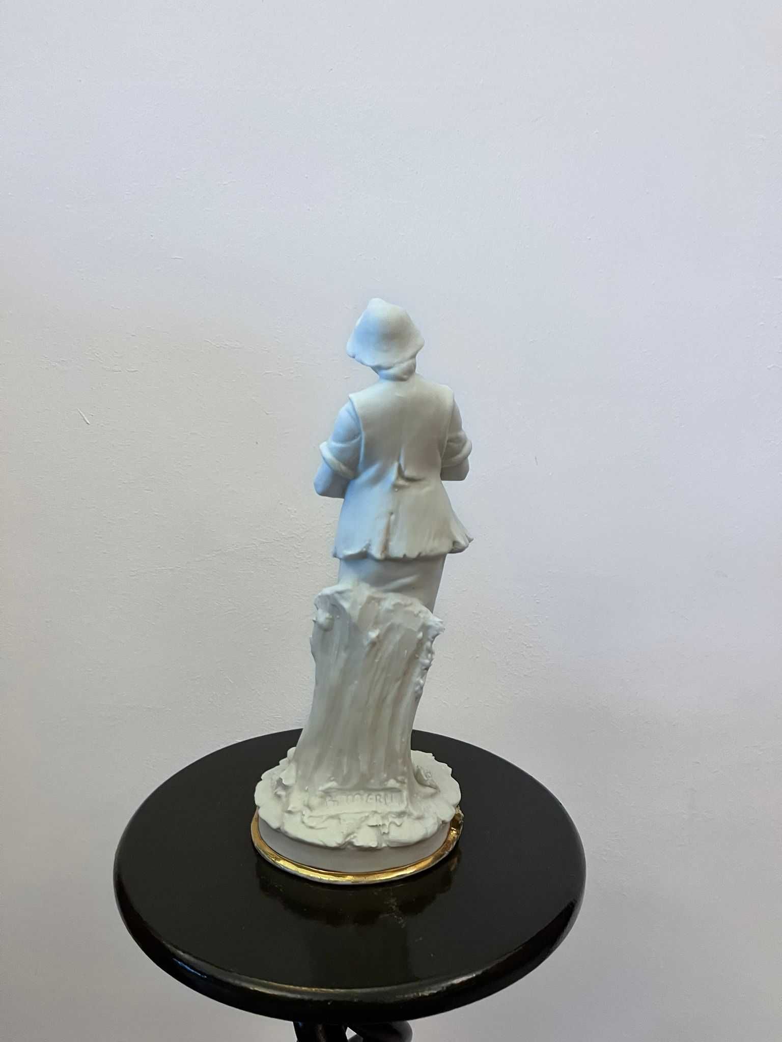 Bibelou statueta Capodimonte portelan marcat Italia B MERLI bibelouri