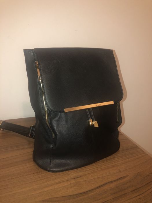 Rucsac negru cu fermoar