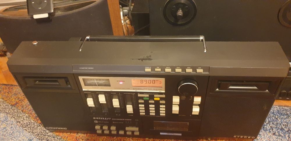 Grundig Satellite Recorder 4000