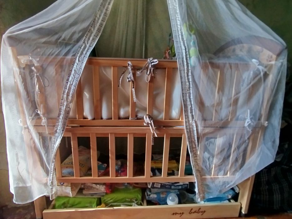 Детская кроватка