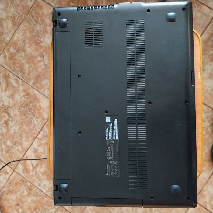 Leptop lenovo ideapad 100 15ibd procesor Intel i3-5200u model 80 QQQ