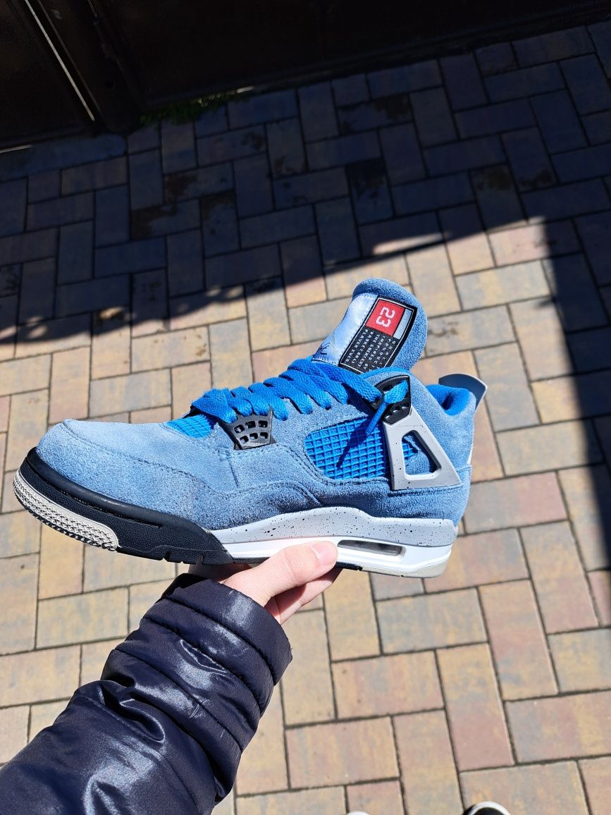 Adidasi Jordan 4 UNC