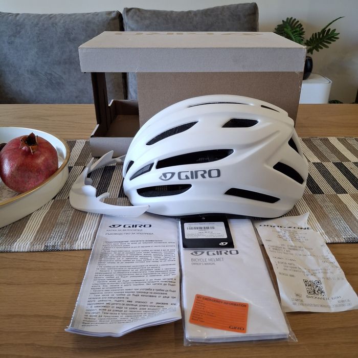 Каска за колоездене / велосипедна каска GIRO