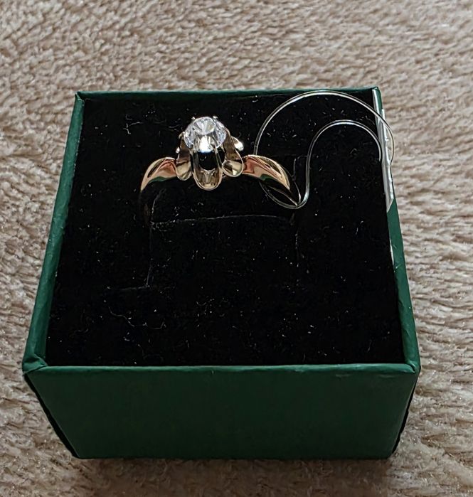 Продам новое золотое кольцо 19.5