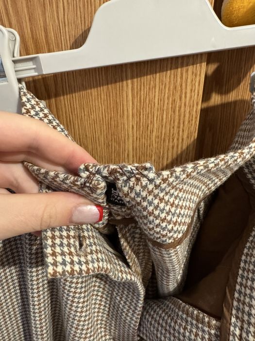 Pantaloni grosuti in carouri