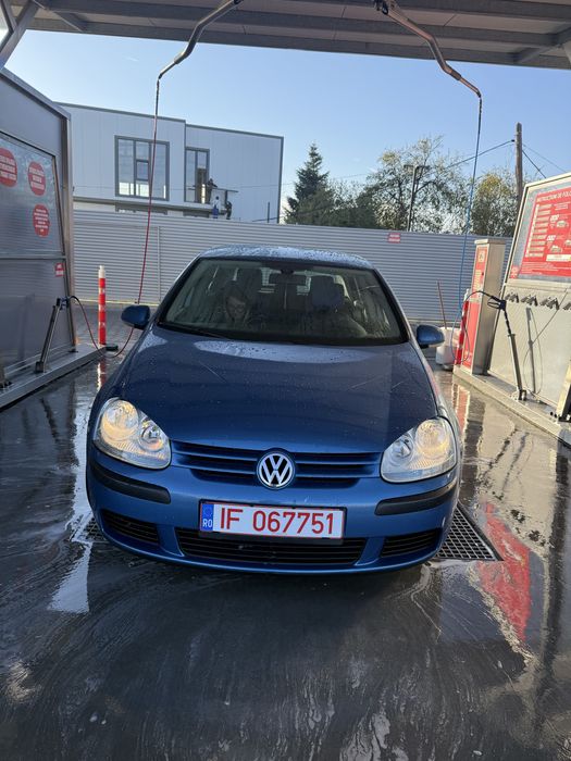 Volkswagen Golf 5 automat 1.6 Benzina