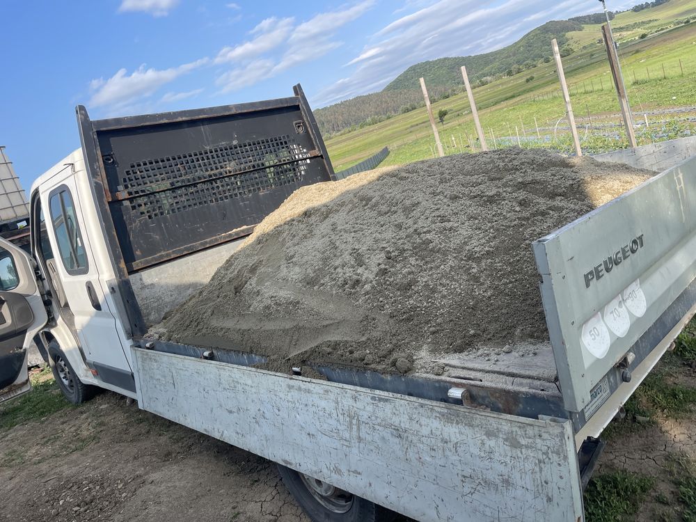 Transport nisip balastru pamant vegetal pietris etc