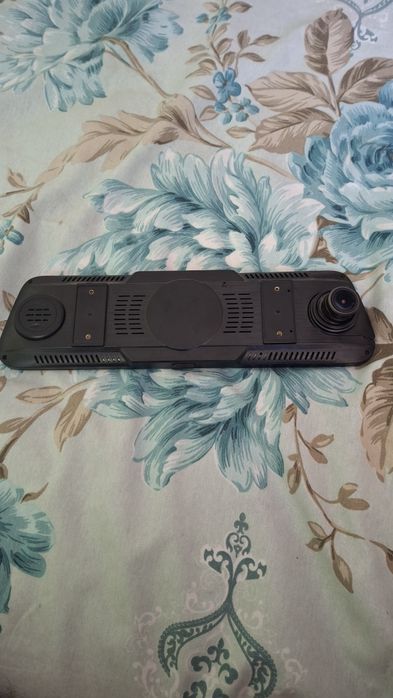 Oglinda auto cu camera de bord