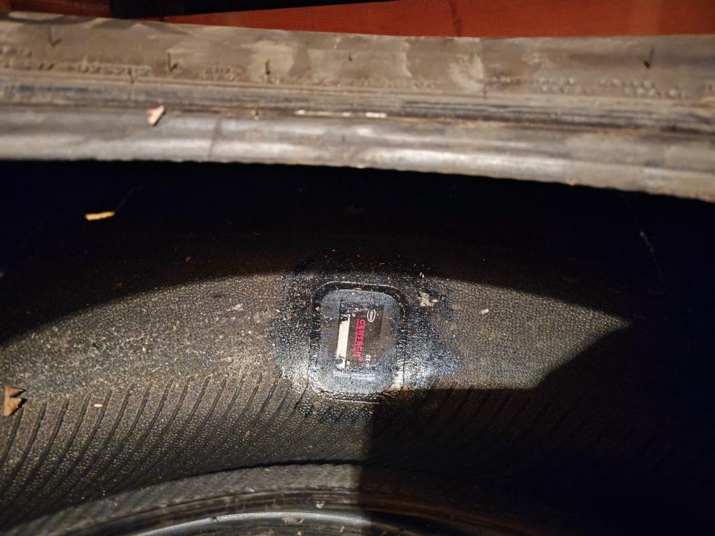 235 65 17 летни Hankook дот21  2броя