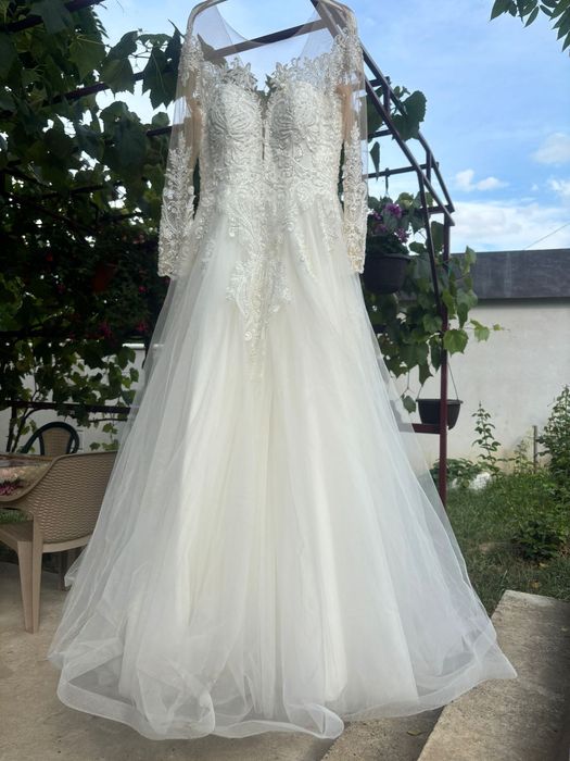 Văd rochie de mireasă