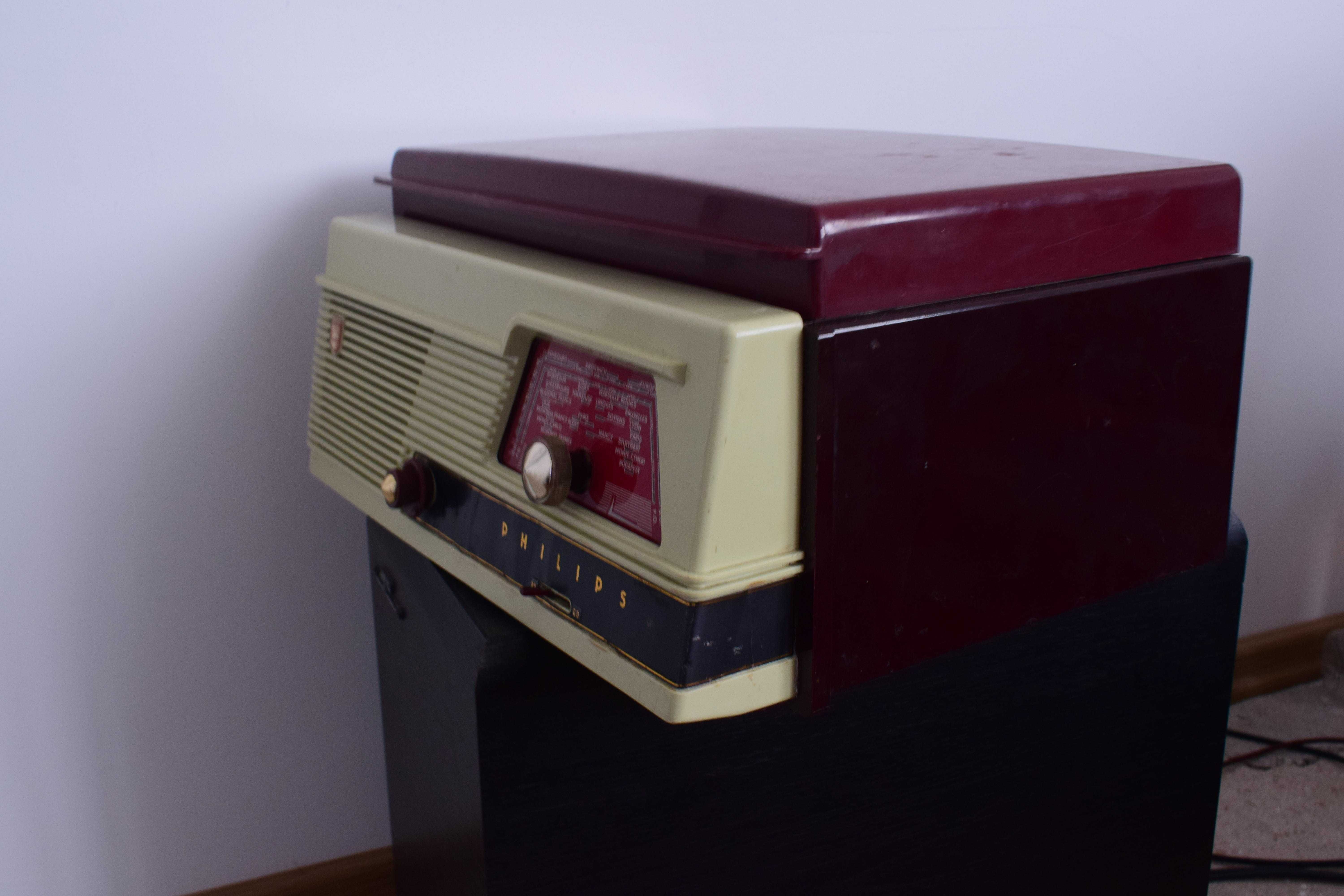 Грамофон Philips H3F74A