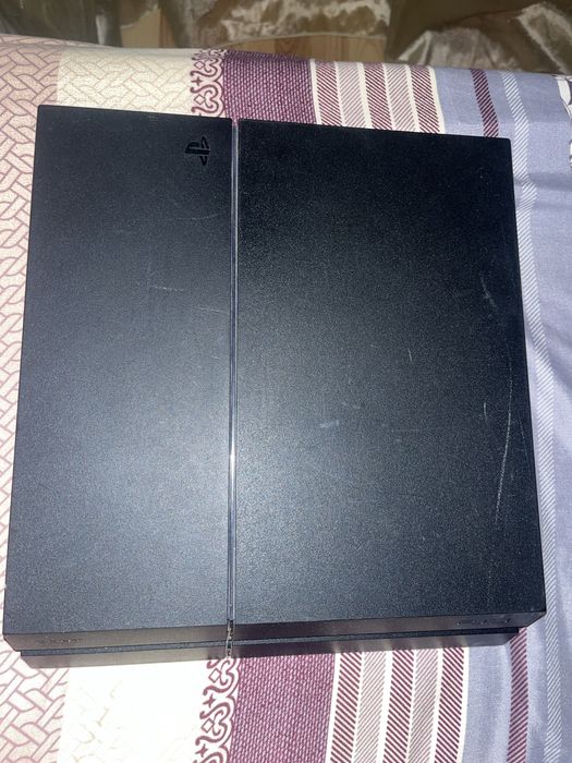 consola ps 4 cu 2 controllere